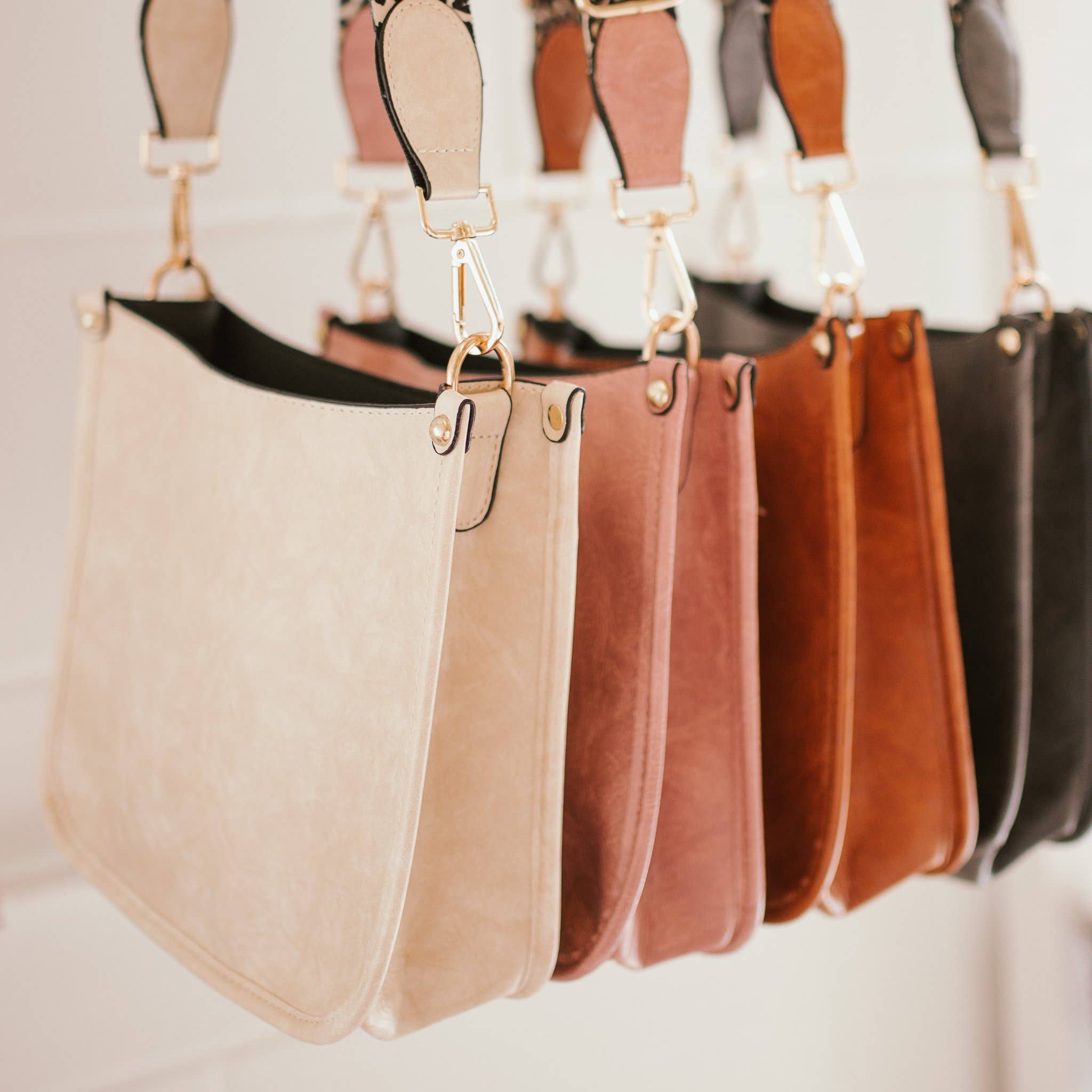 Caitlyn Faux Leather Crossbody Bag: Grey